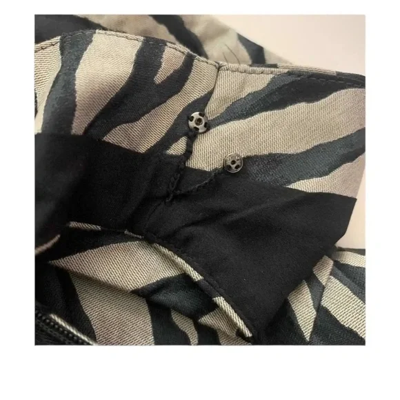 BANANA REPUBLIC Zebra Print Sleeveless Mini Sheath Dress in Black/Gold Size 4 - Picture 9 of 11